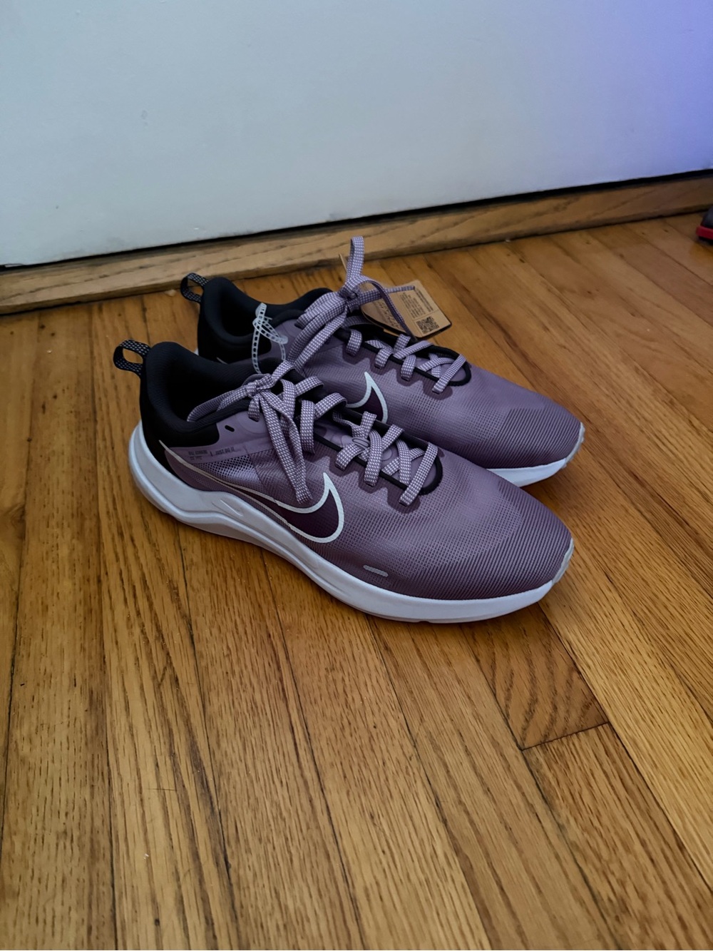 Nike Women's Lavender/Black Cushioned Running Sneakers